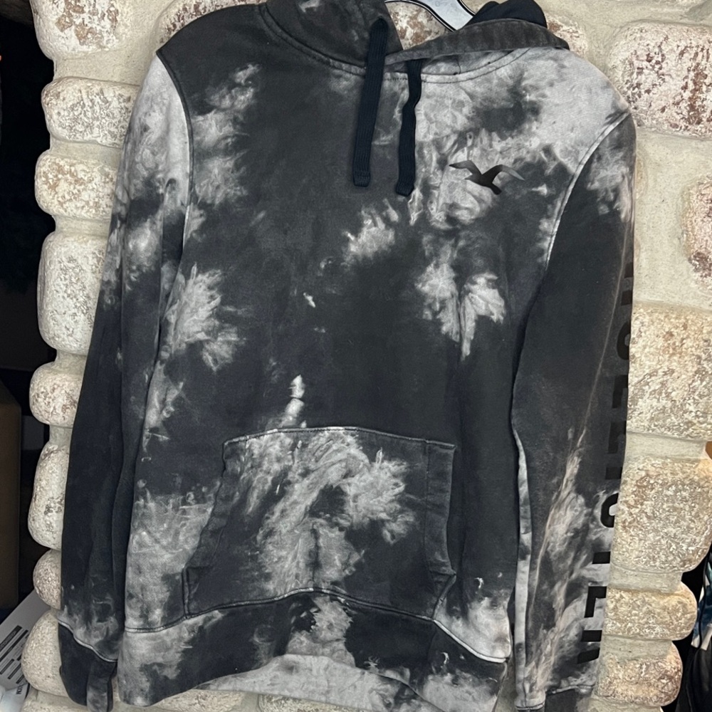 Hollister Tie-Dye Men's or Boys’ Pullover Hooded Sweatshirt Black Grey (small)